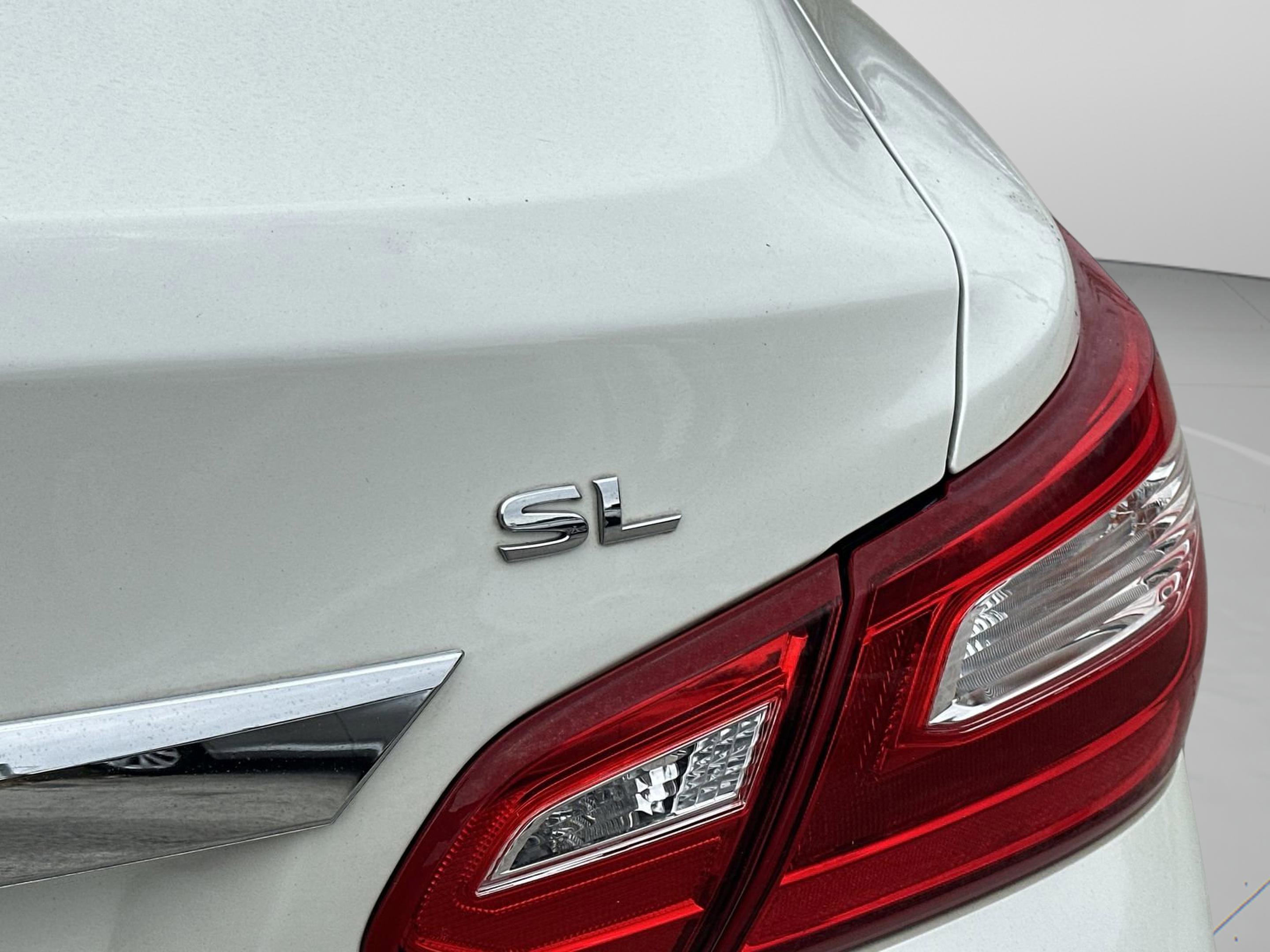 Used 2017 Nissan Altima 2.5 SL w/ Moonroof Package image 31