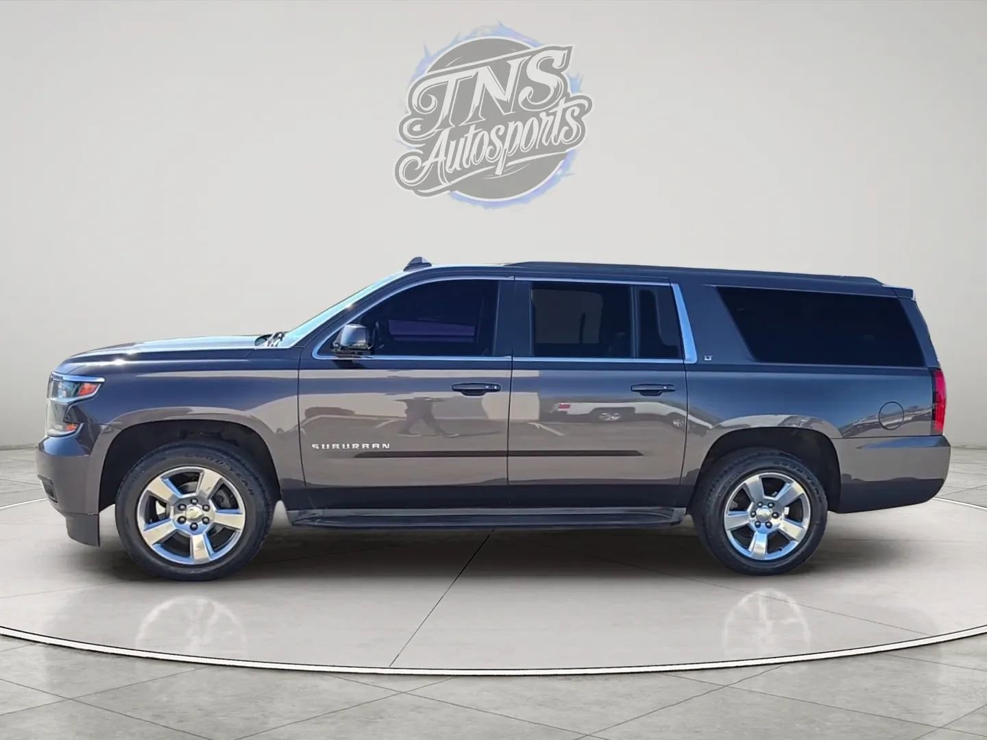 Used 2016 Chevrolet Suburban LT w/ Luxury Package AWD/4WD image 8