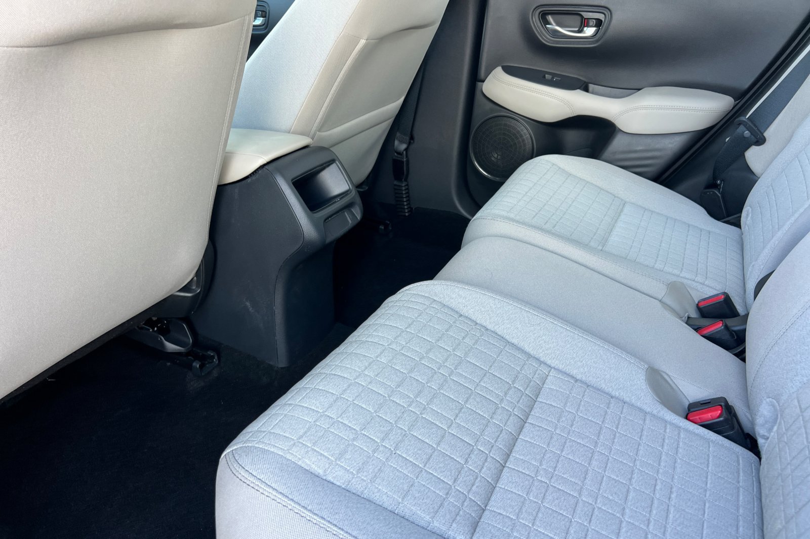 Used 2025 Honda HR-V LX image 12