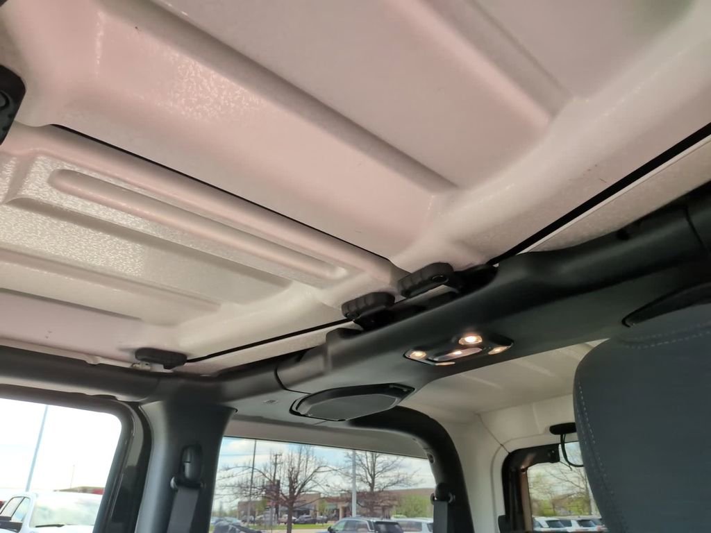 Used 2022 Jeep Wrangler Sport S image 32