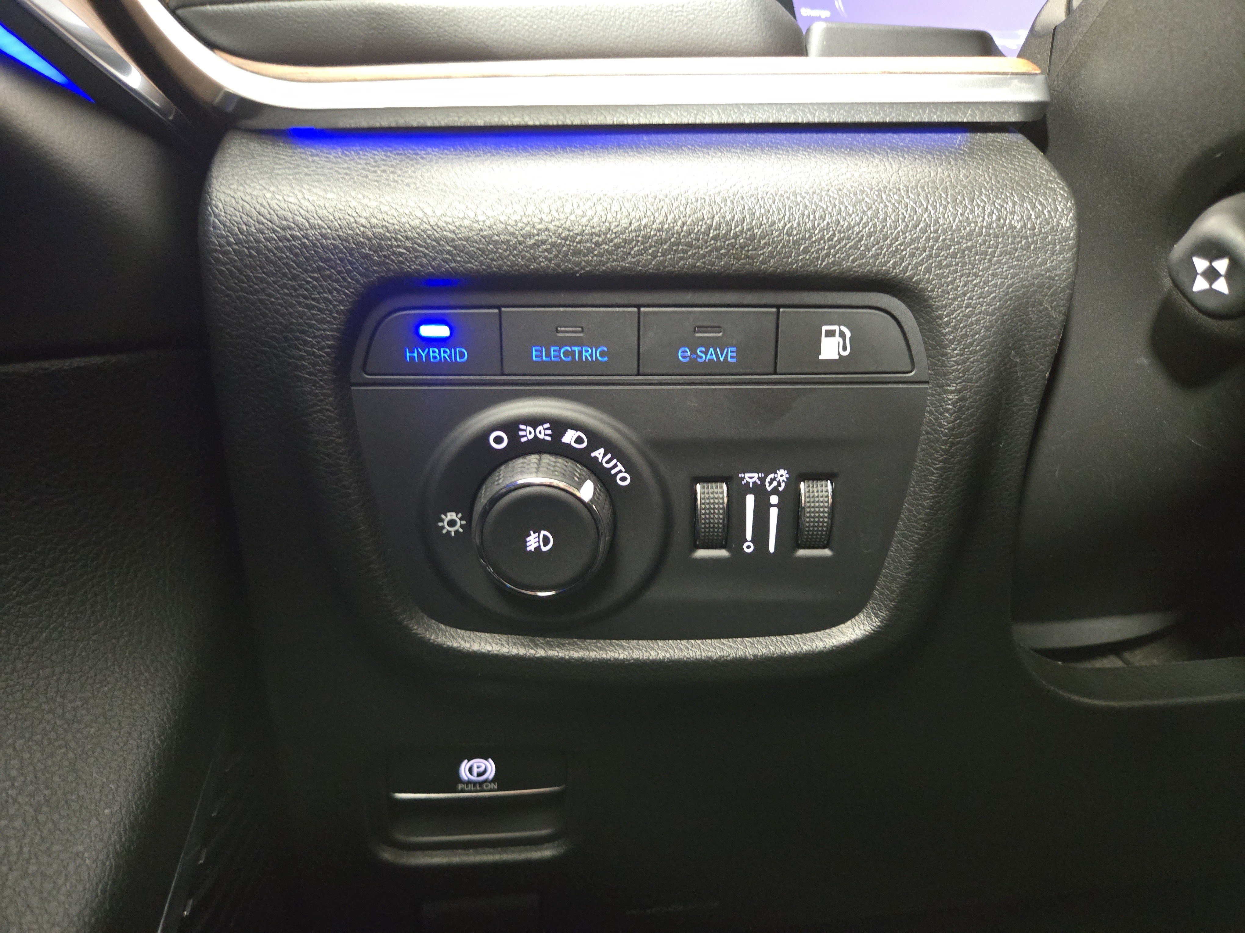 Used 2023 Jeep Grand Cherokee Summit w/ Luxury Tech Group V AWD/4WD image 31