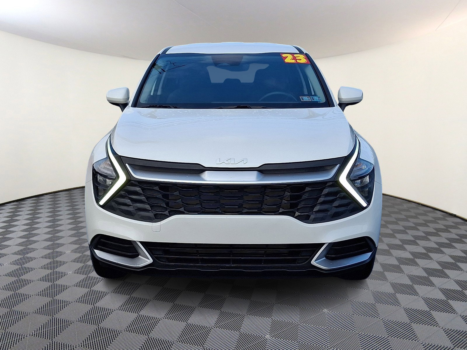 Used 2023 Kia Sportage LX image 2