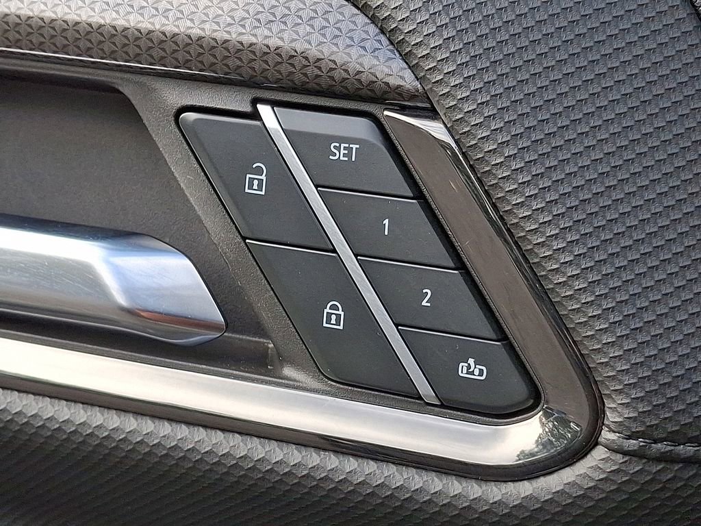 Used 2024 Chevrolet Silverado 2500 ZR2 w/ Technology Package image 26