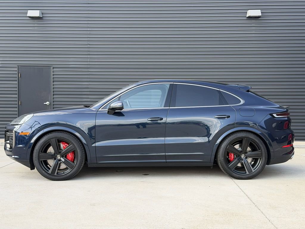 New 2026 Porsche Cayenne Turbo AWD/4WD image 2