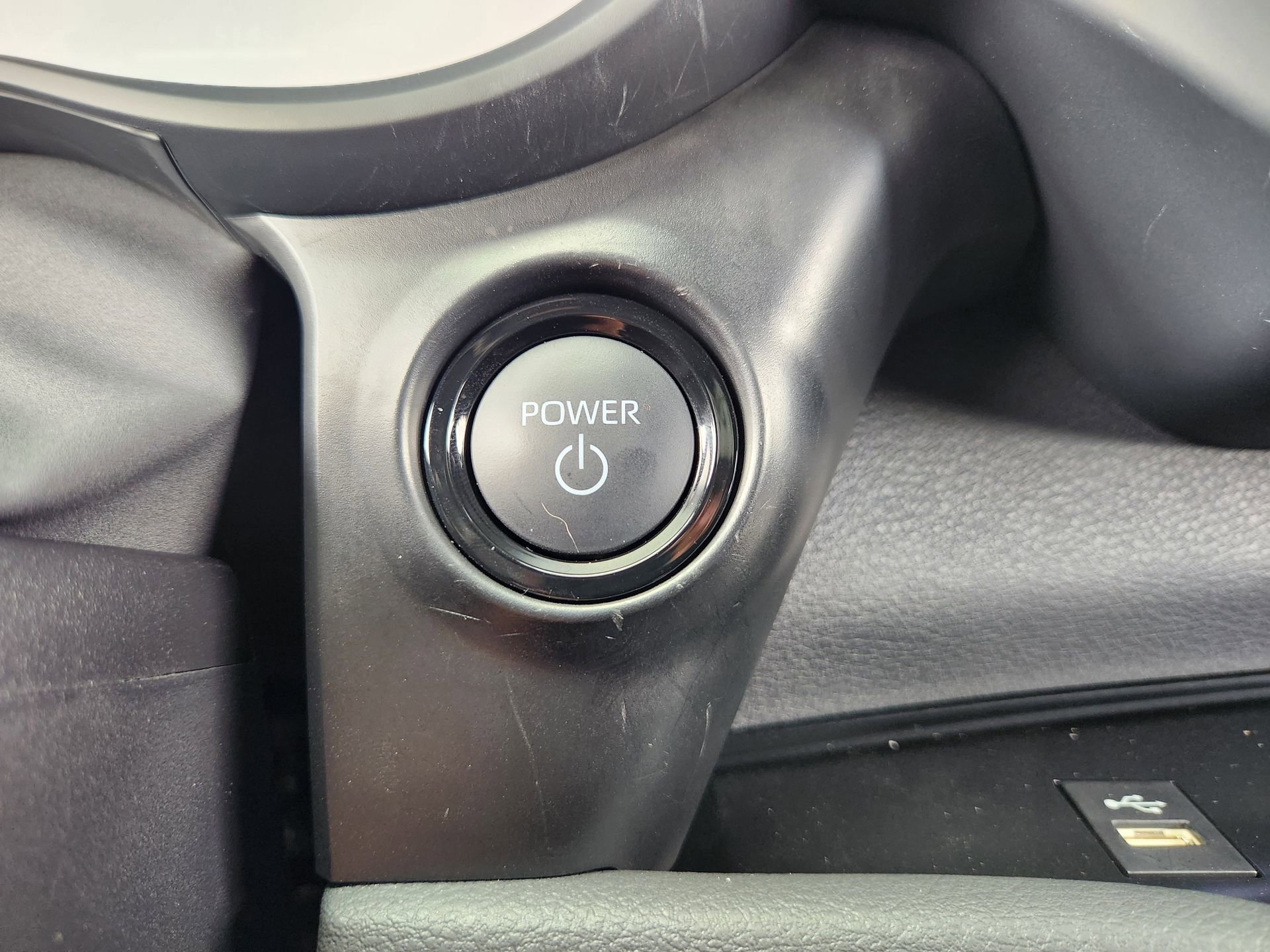 Used 2025 Toyota Sienna XLE Woodland Edition image 22