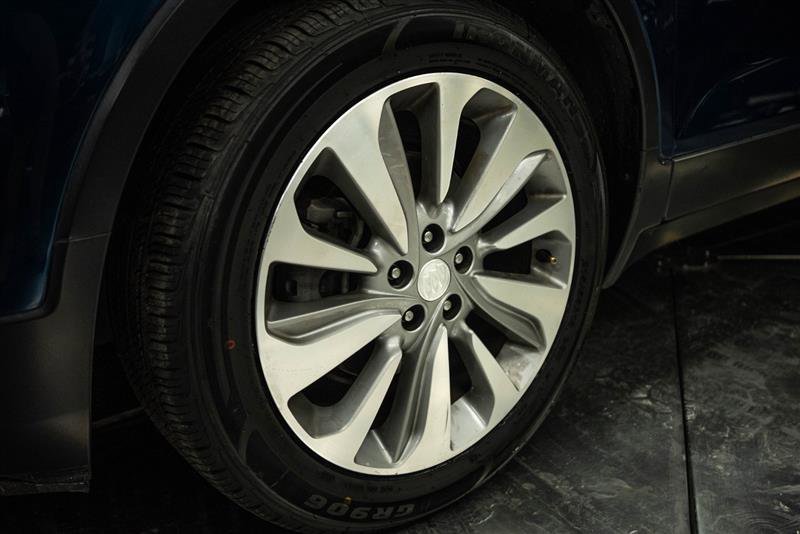Used 2019 Buick Encore Preferred FWD image 3