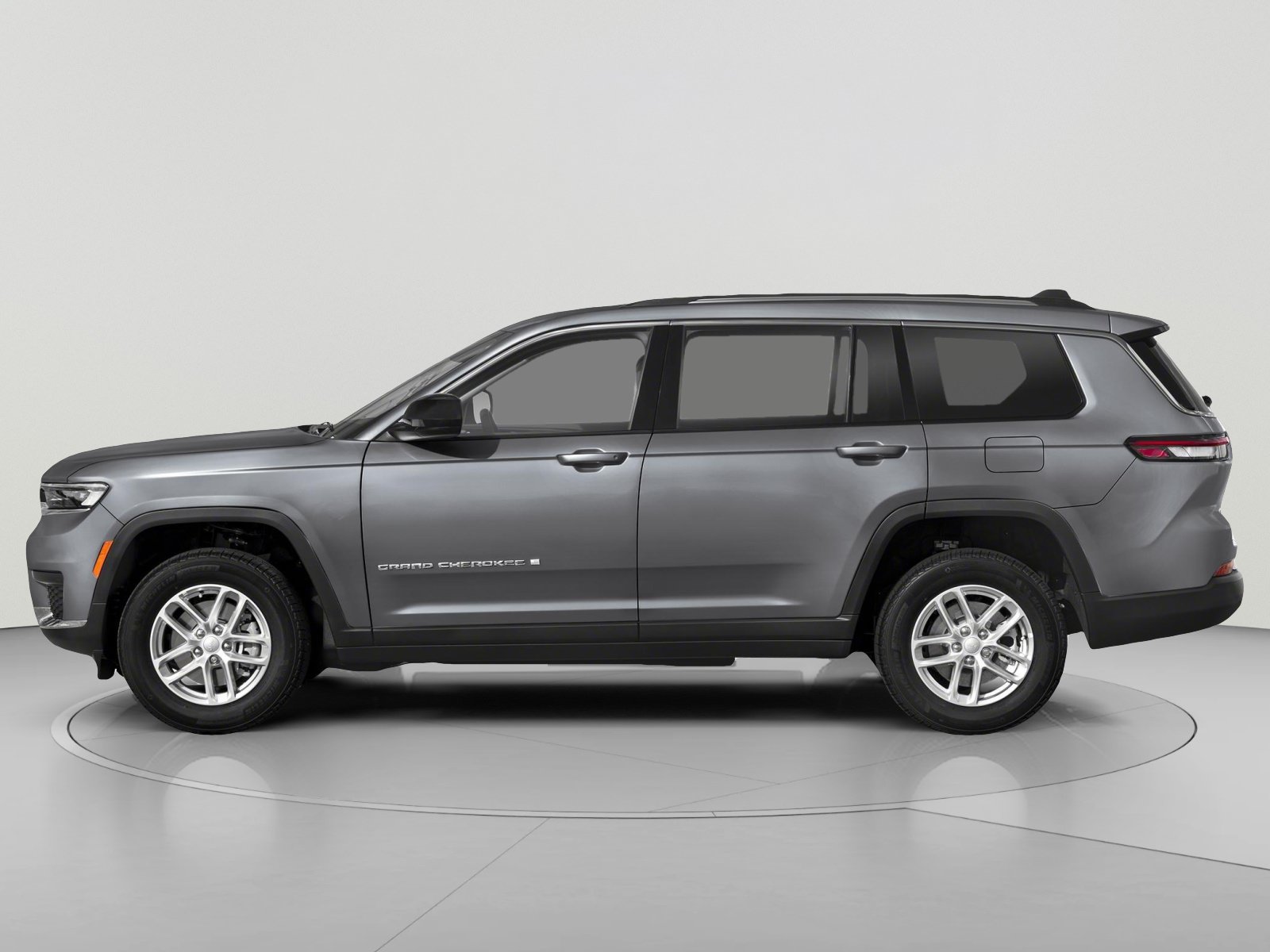 Used 2024 Jeep Grand Cherokee L Limited w/ Black Appearance Package AWD/4WD image 3