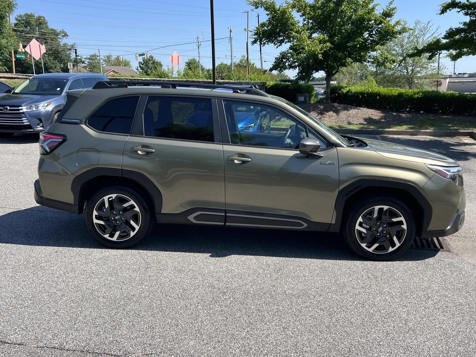 Certified 2025 Subaru Forester Limited w/ Popular Package AWD/4WD image 8