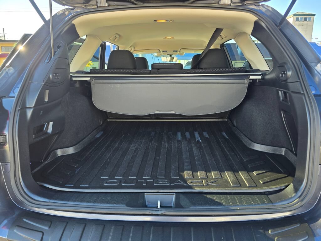Used 2017 Subaru Outback 2.5i Premium AWD/4WD image 15
