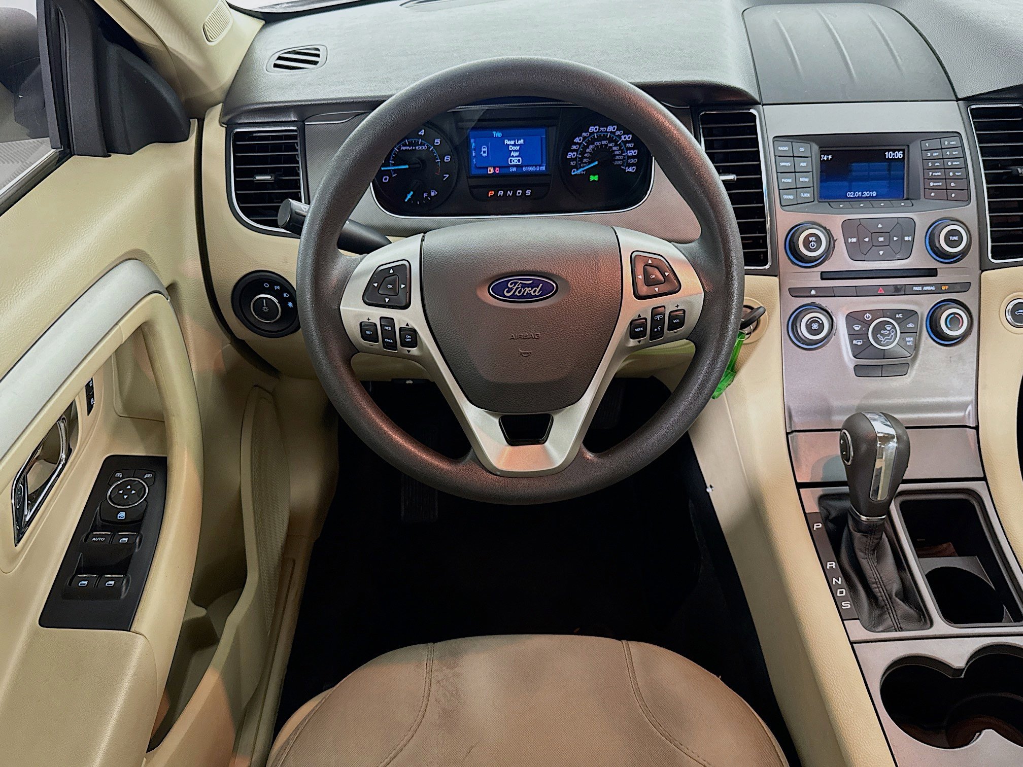 Used 2018 Ford Taurus SE image 16