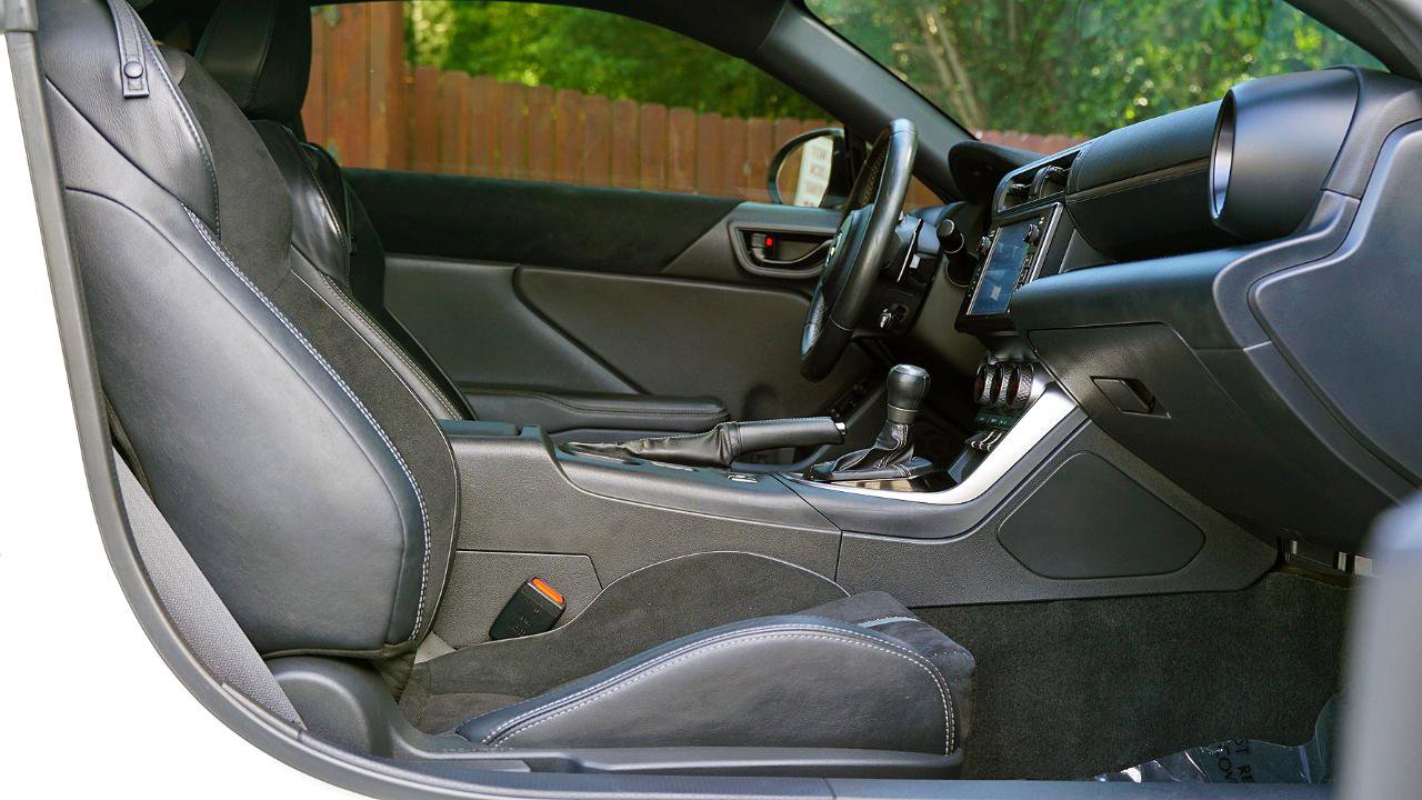 Used 2023 Toyota GR86 Premium RWD image 39