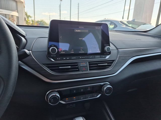 Used 2025 Nissan Altima 2.5 SV FWD image 18