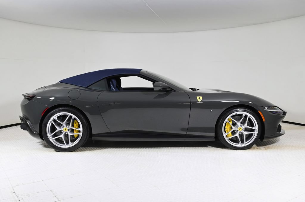 Used 2025 Ferrari Roma Spider RWD image 10