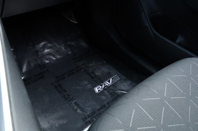 Used 2025 Toyota RAV4 XLE image 25