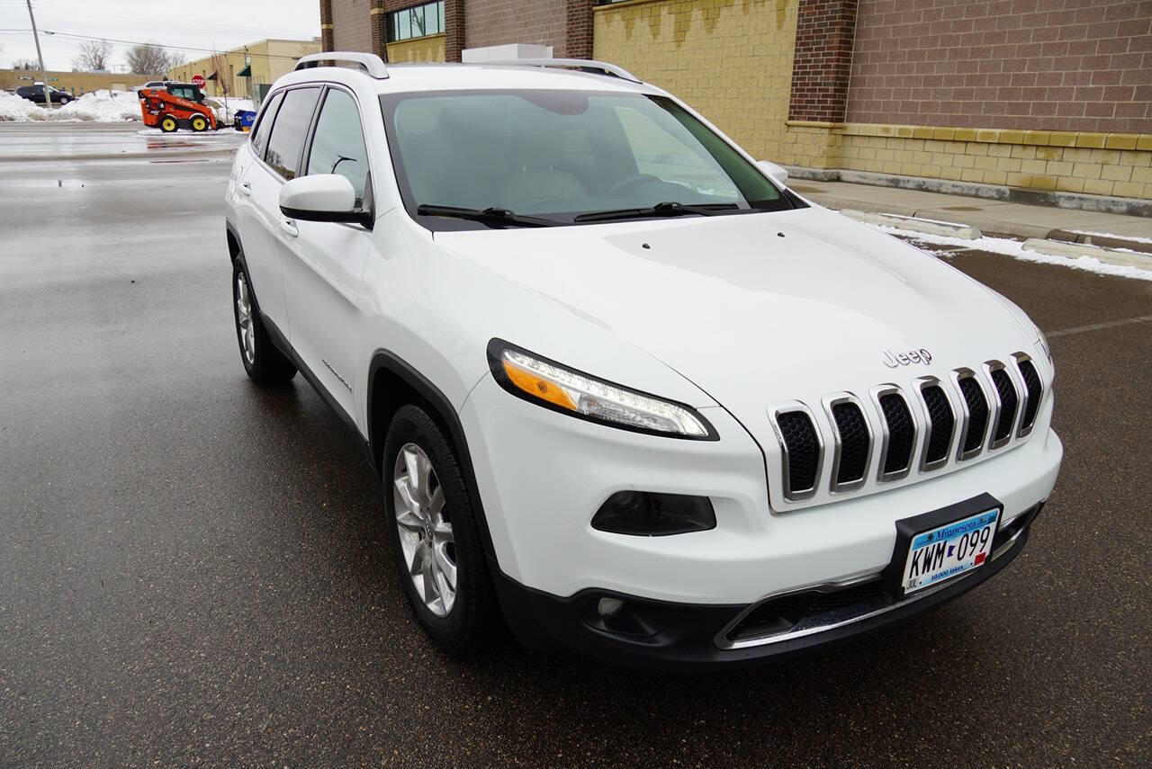 Used 2017 Jeep Cherokee Limited image 9