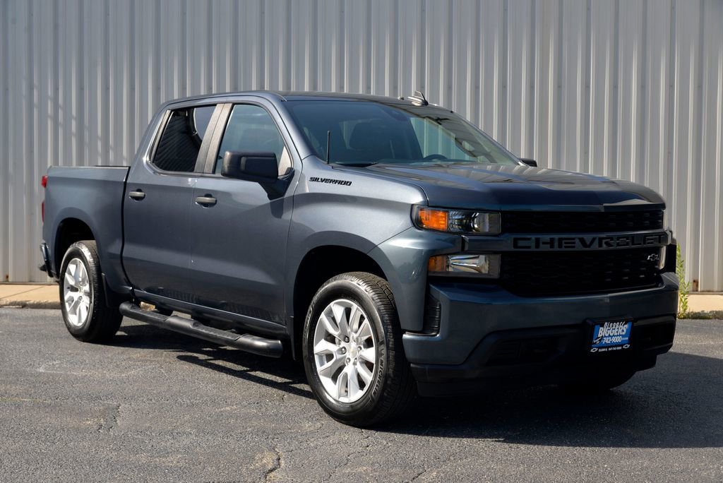 Used 2021 Chevrolet Silverado 1500 Custom w/ LPO, Dark Essentials Package AWD/4WD image 2