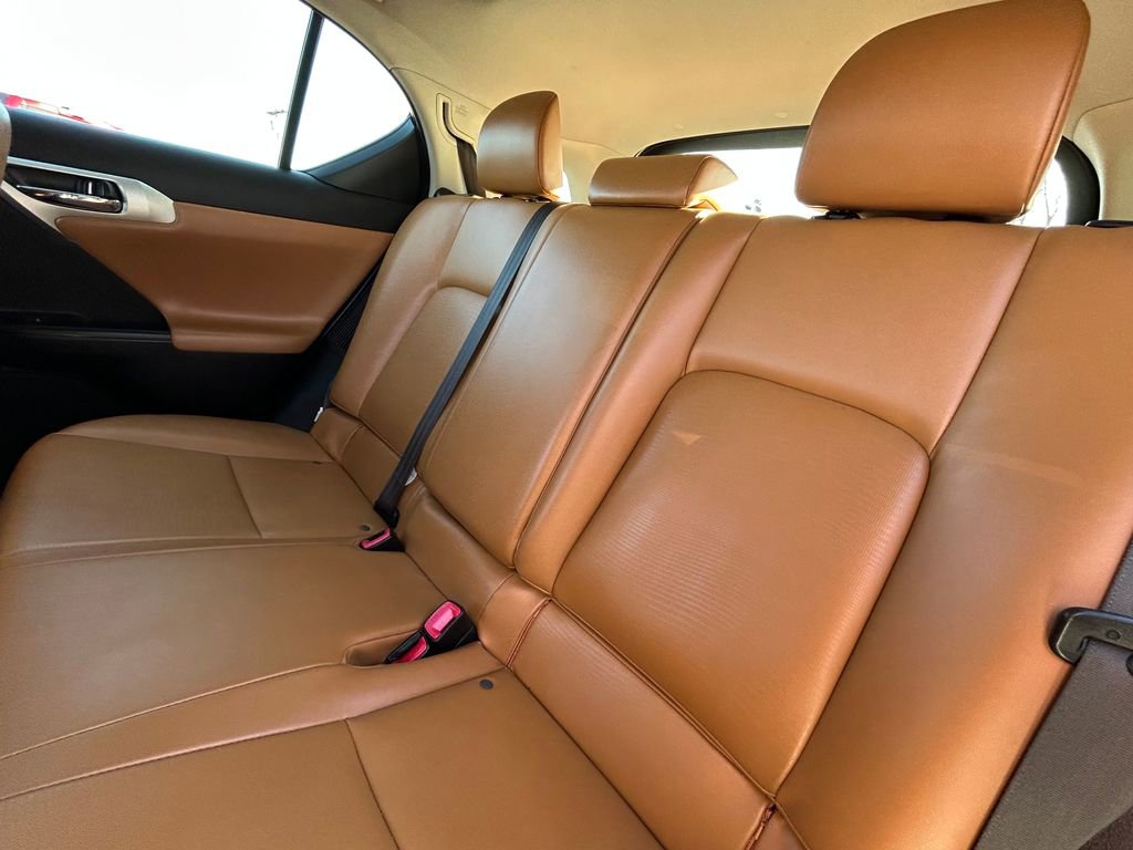 Used 2012 Lexus CT 200h Premium image 18