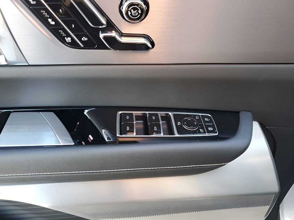 New 2026 Cadillac Vistiq Sport w/ LPO, Floor Liner Package image 29