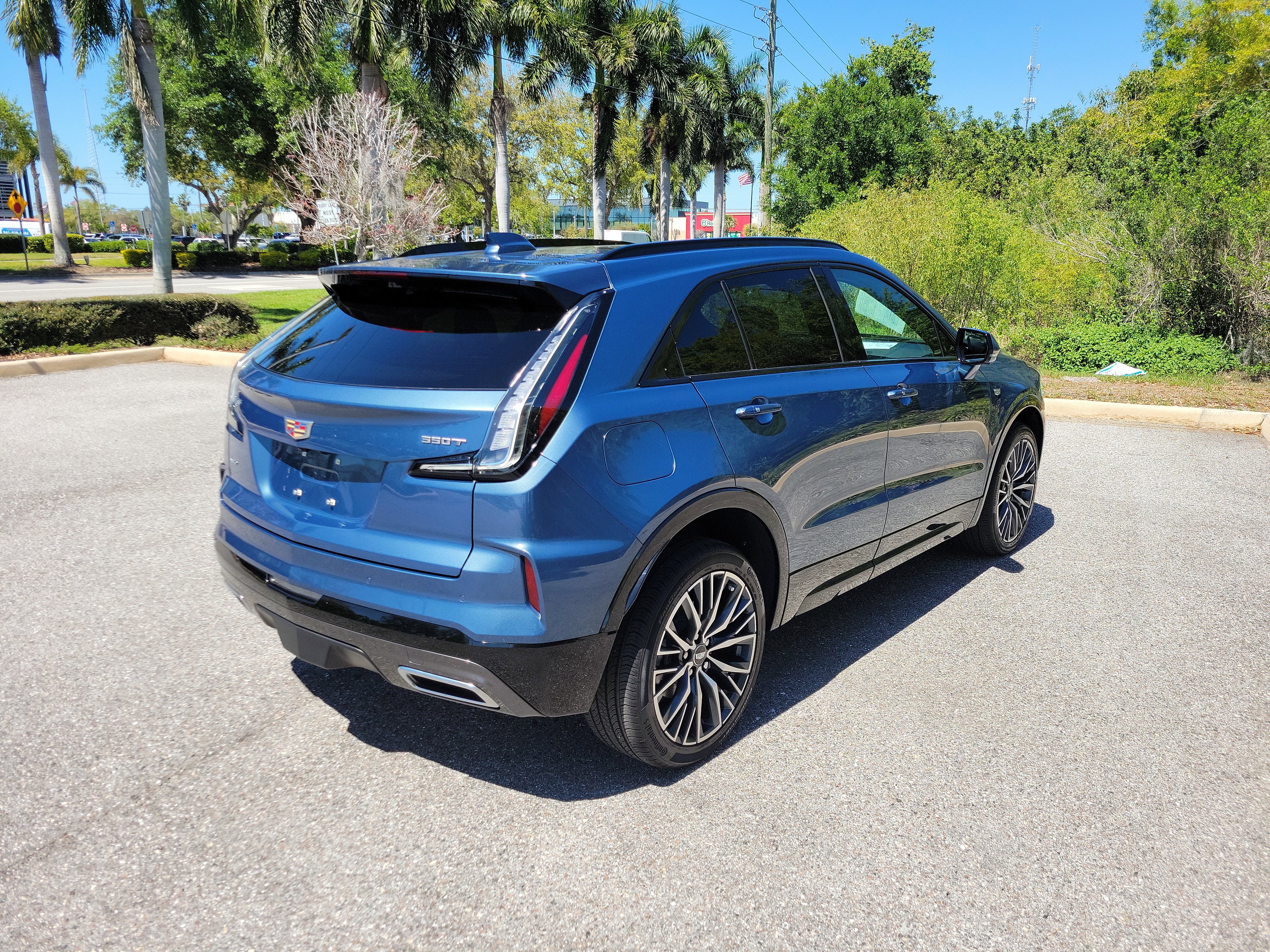 Used 2025 Cadillac XT4 Sport image 4