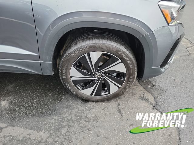 Used 2024 Volkswagen Taos SE image 19