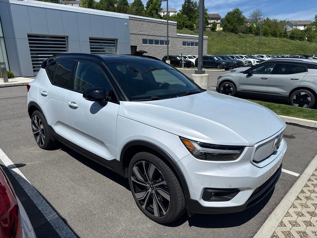 Used 2021 Volvo XC40 P8 Recharge AWD/4WD image 5