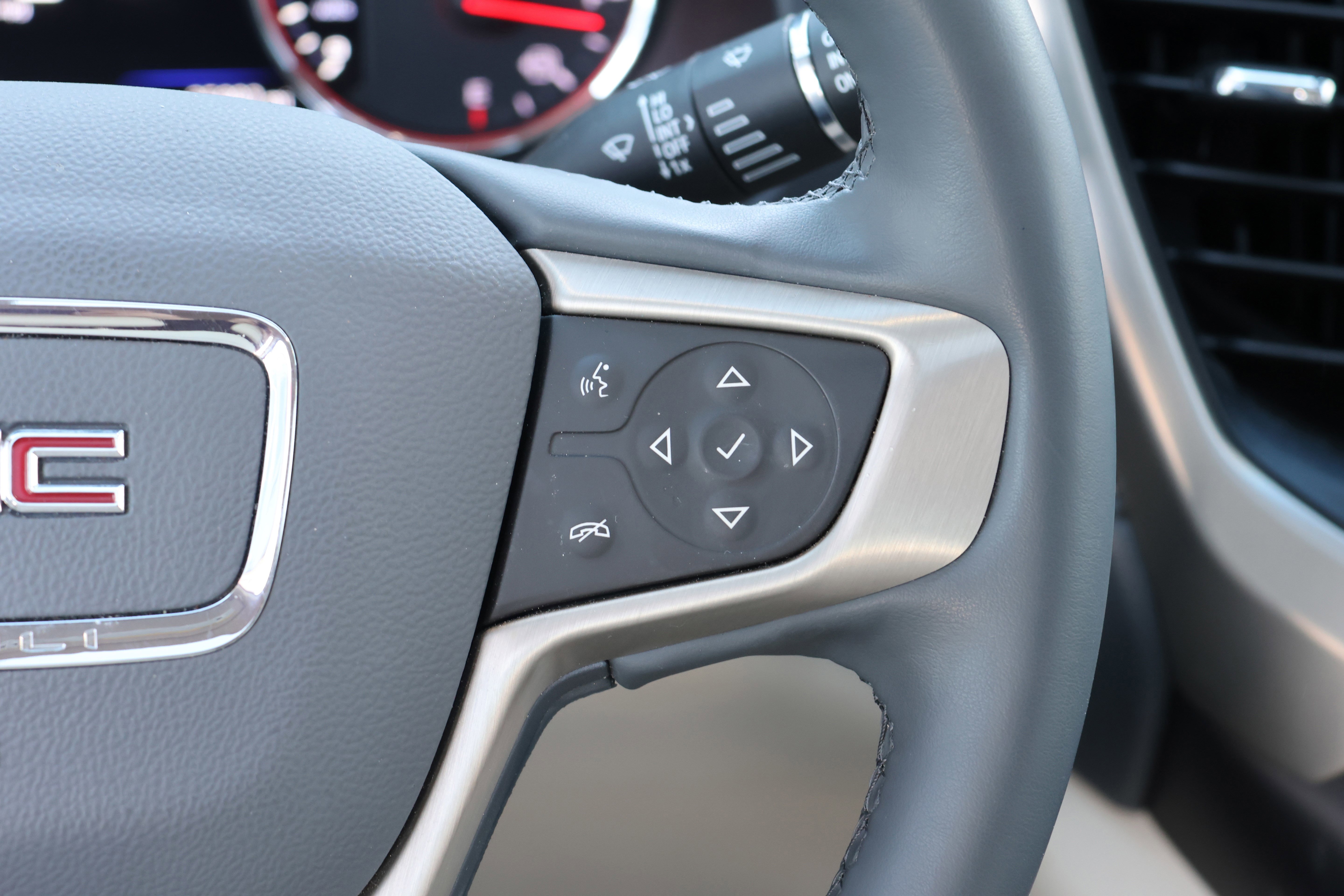 Used 2023 GMC Acadia Denali w/ Denali Ultimate Package image 22