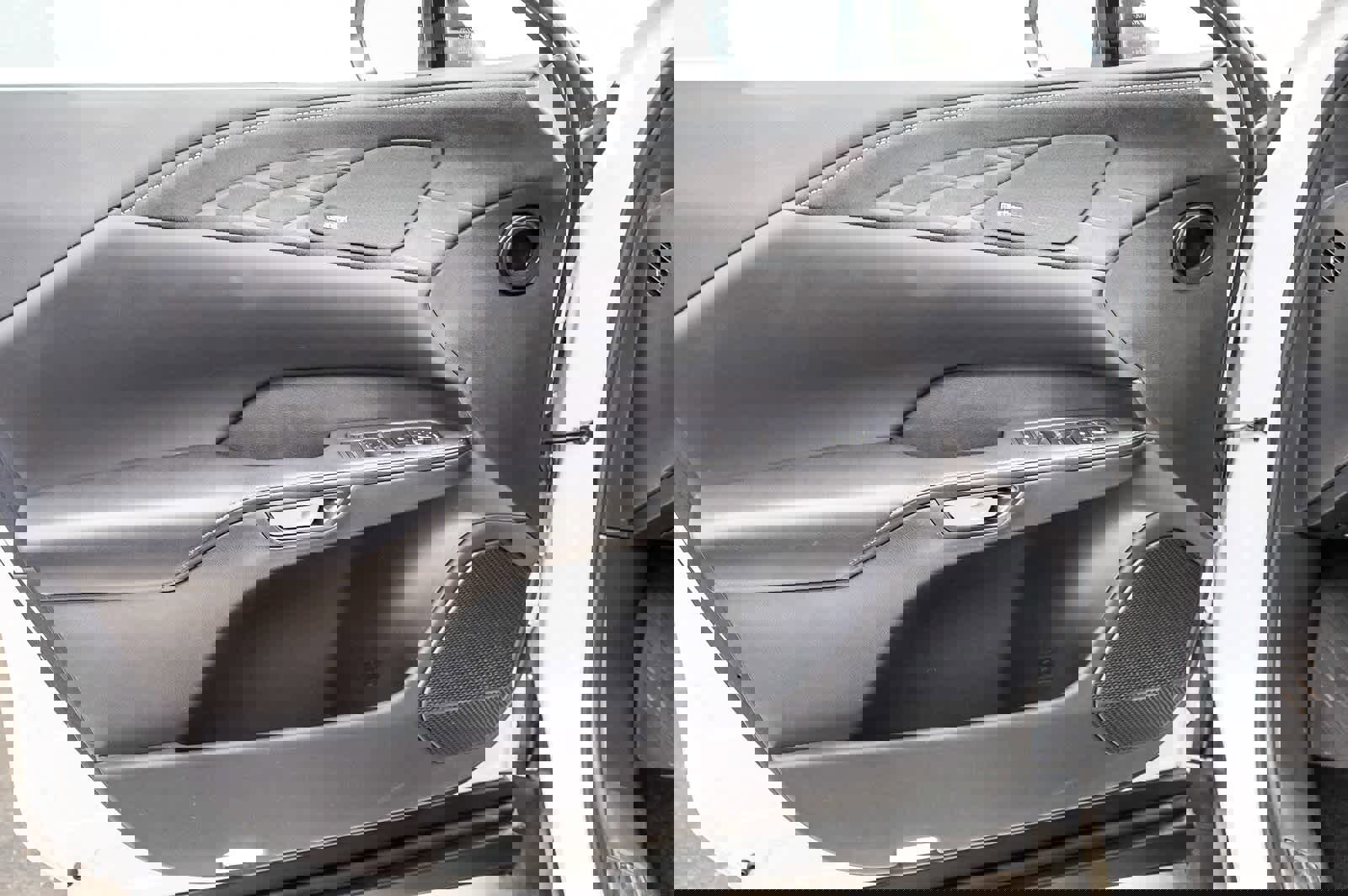 Used 2025 Lexus RX 450h Luxury w/ Convenience Package image 20