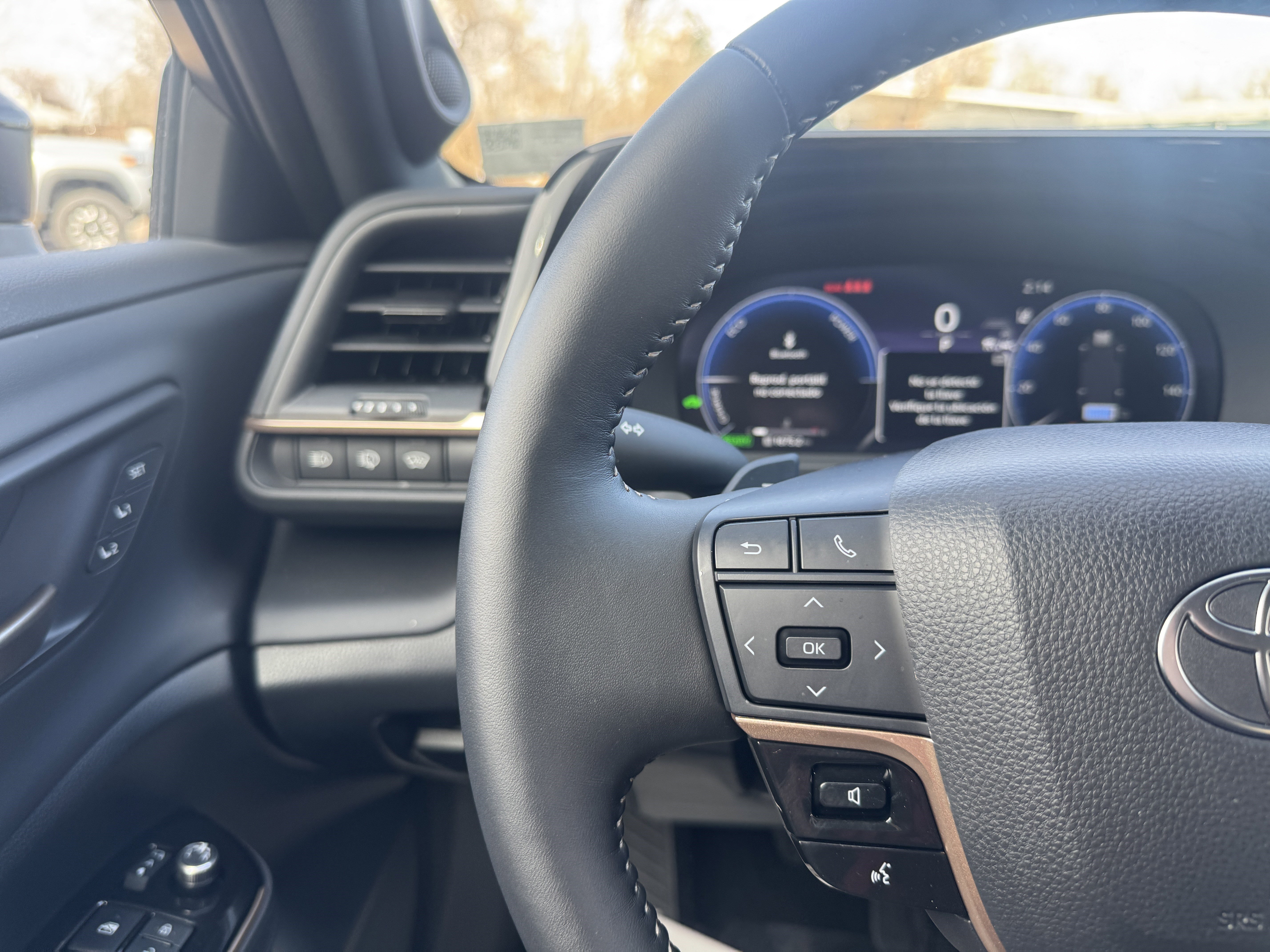 Certified 2025 Toyota Crown Signia image 23