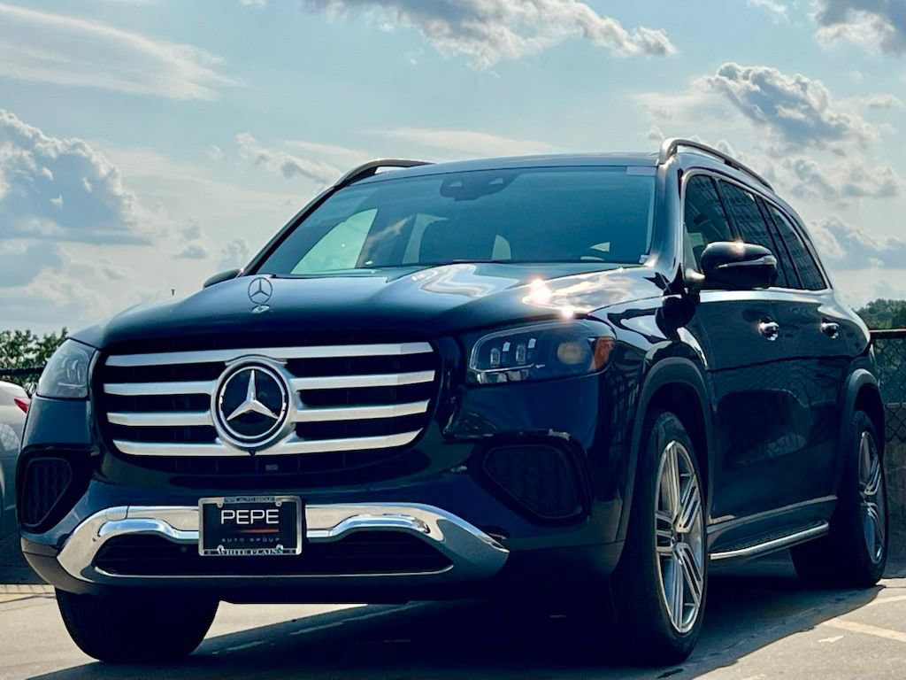 Certified 2025 Mercedes-Benz GLS 450 4MATIC image 4