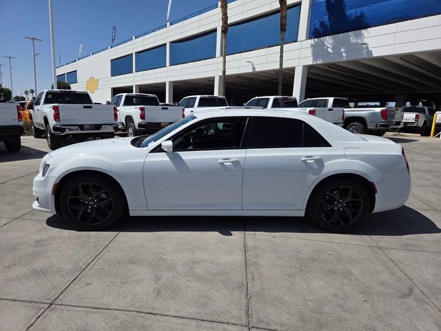 Used 2022 Chrysler 300 Touring L RWD image 3