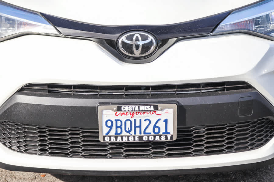 Used 2021 Toyota C-HR XLE FWD image 9