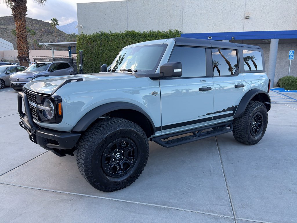 Used 2023 Ford Bronco Wildtrak image 3