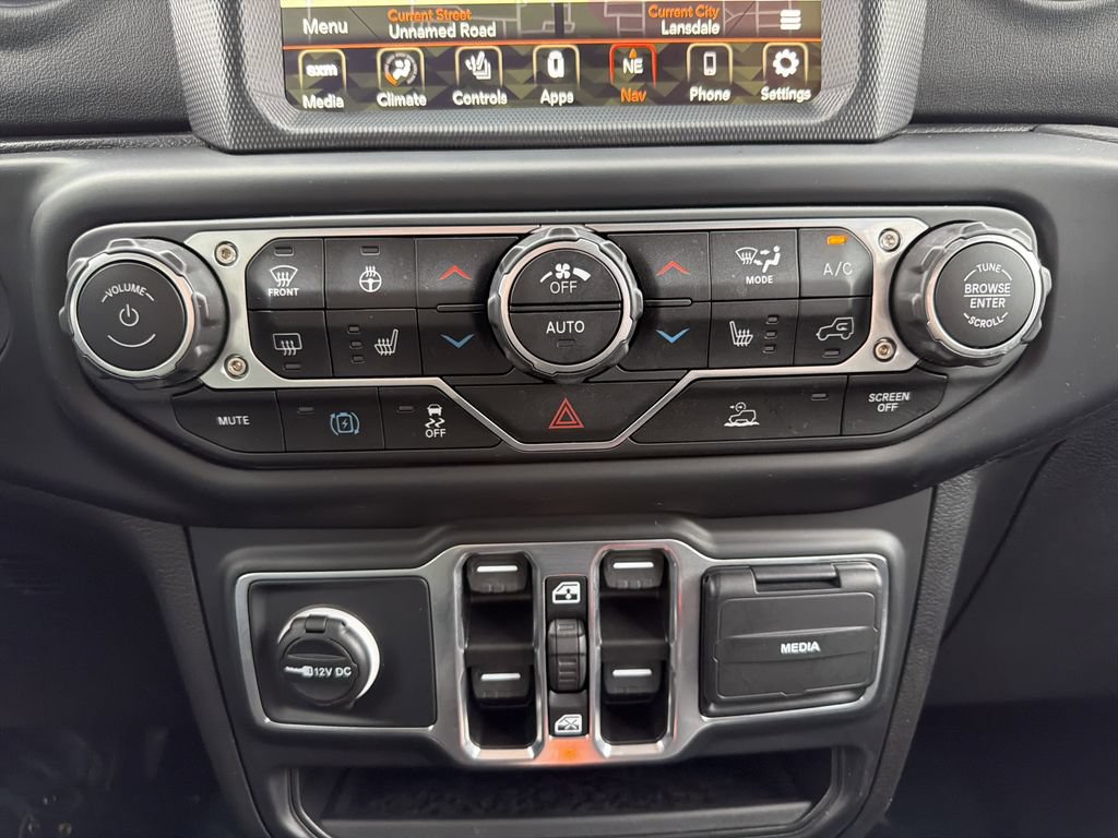 Used 2023 Jeep Wrangler Unlimited Sahara w/ Cold Weather Group AWD/4WD image 28