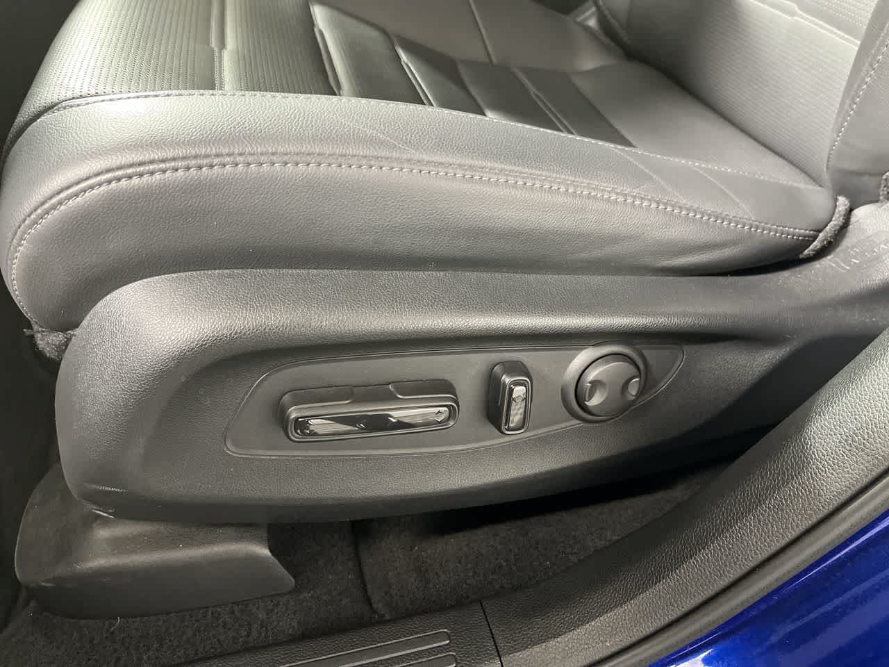 Used 2023 Honda CR-V EX-L image 14
