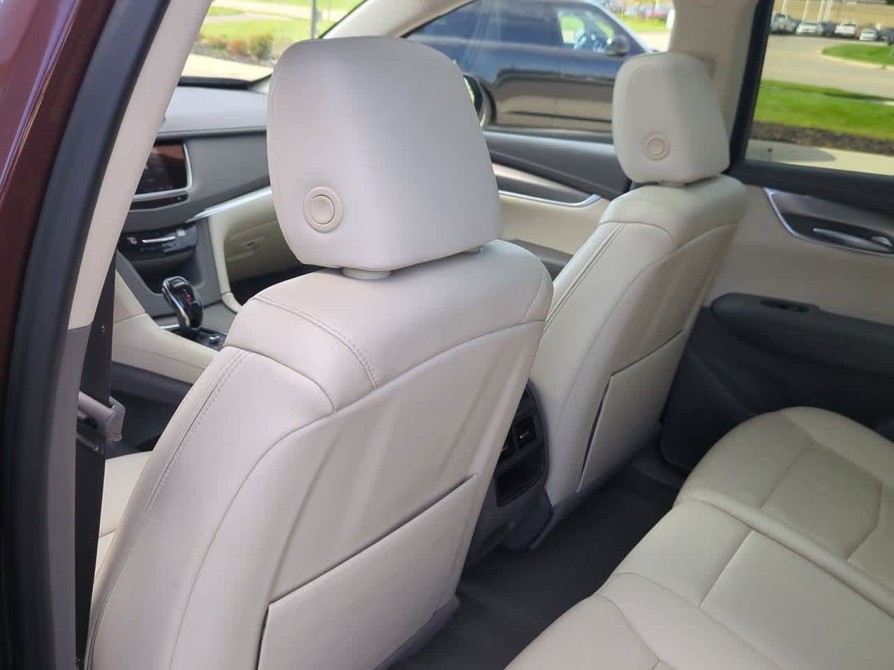 Used 2022 Cadillac XT5 Premium Luxury AWD/4WD image 17