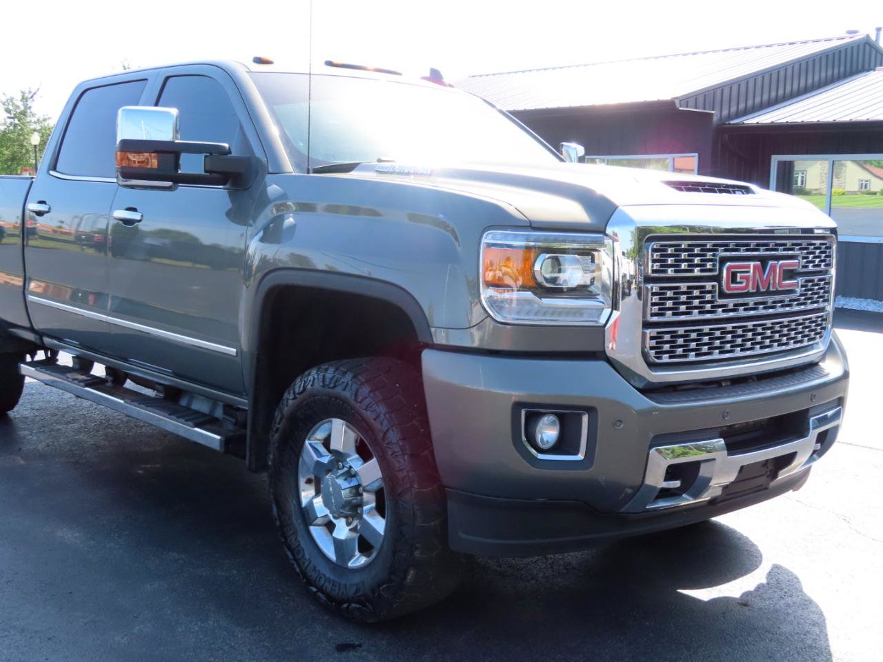 Used 2018 GMC Sierra 3500 Denali w/ Duramax Plus Package AWD/4WD image 27
