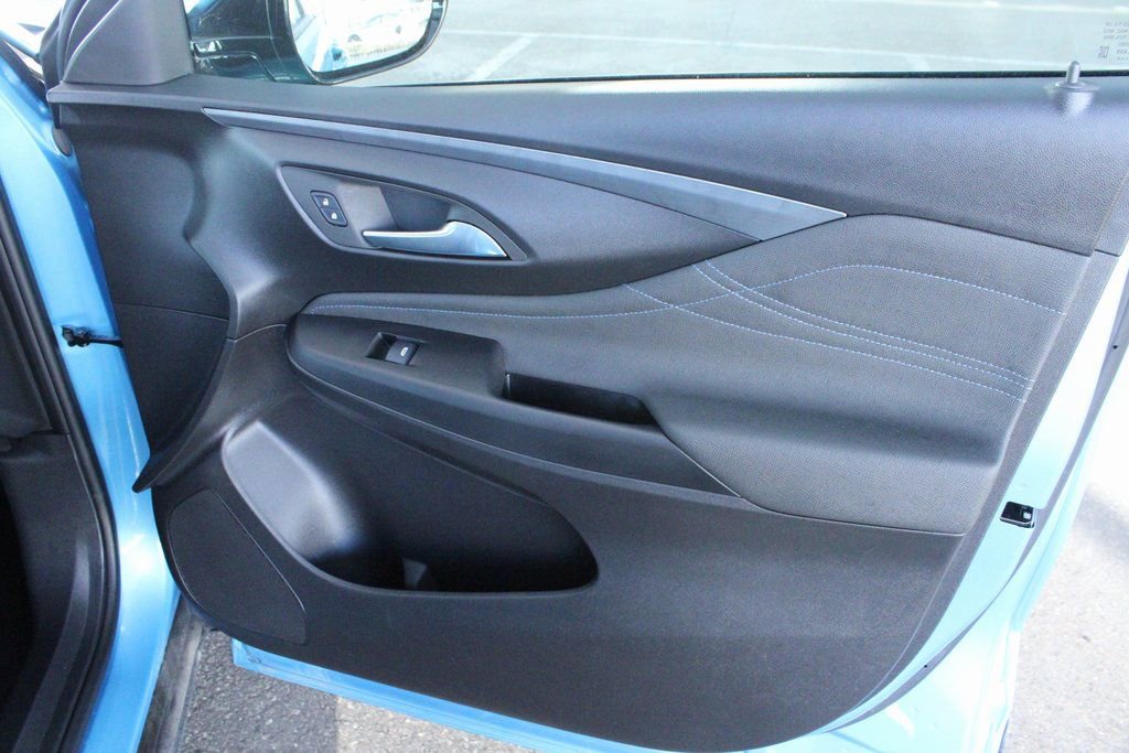 Used 2025 Buick Envista Sport Touring w/ Convenience II Package image 44