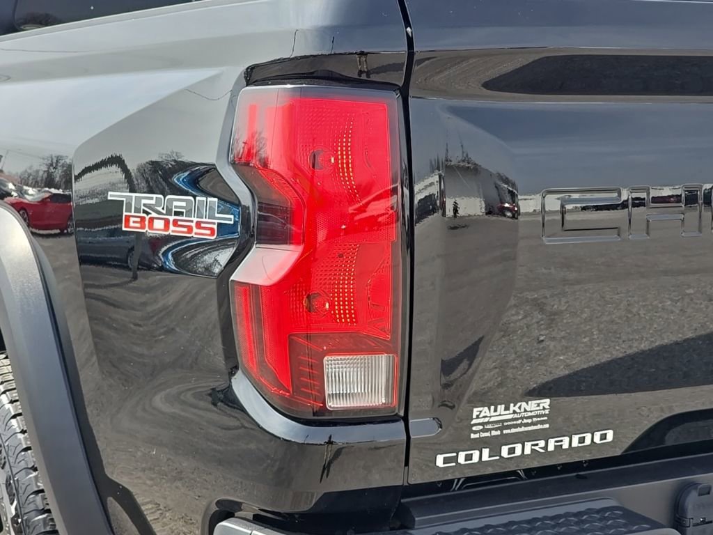 Used 2024 Chevrolet Colorado Trail Boss image 11