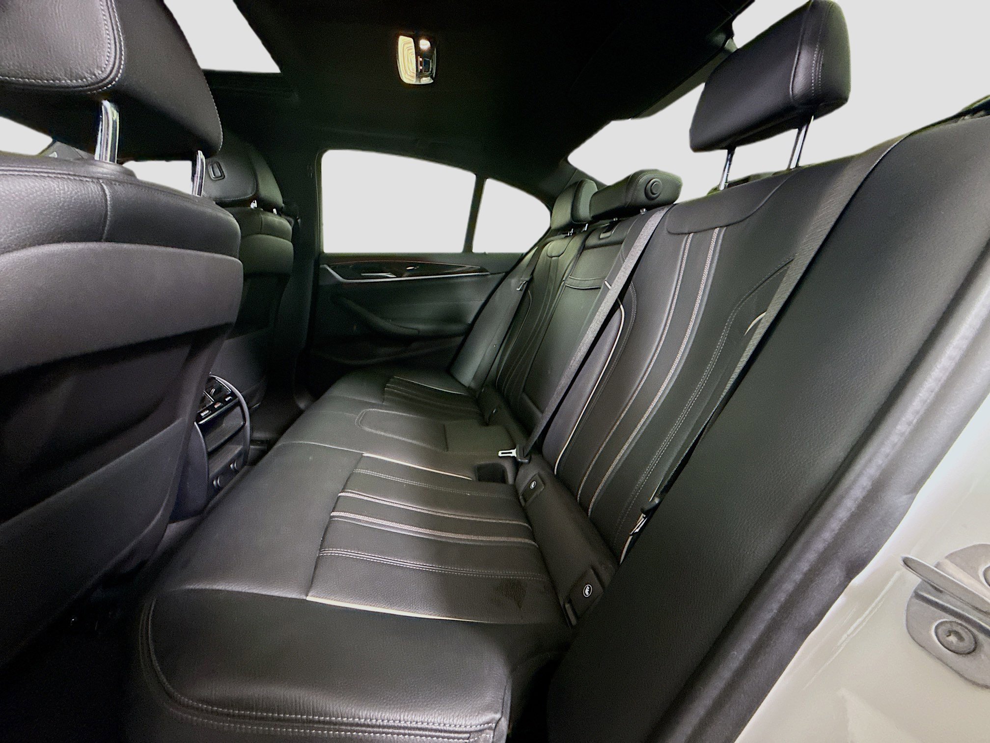 Used 2019 BMW 530i w/ Convenience Package image 25