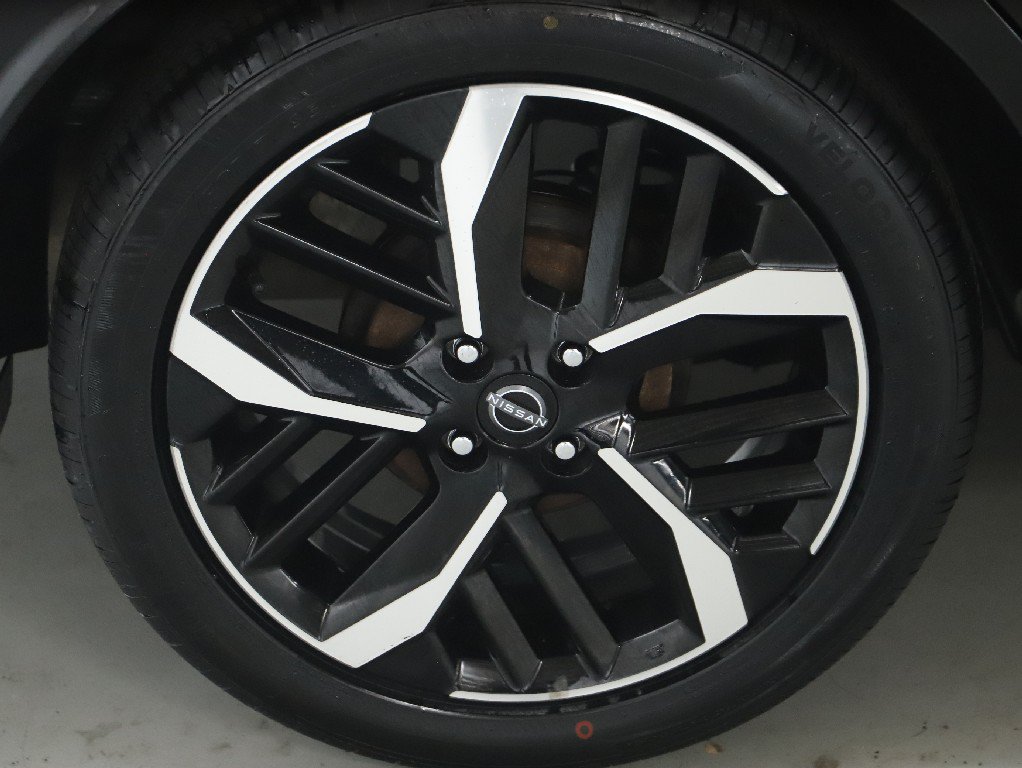 Certified 2024 Nissan Versa SR w/ Trunk Package FWD image 13