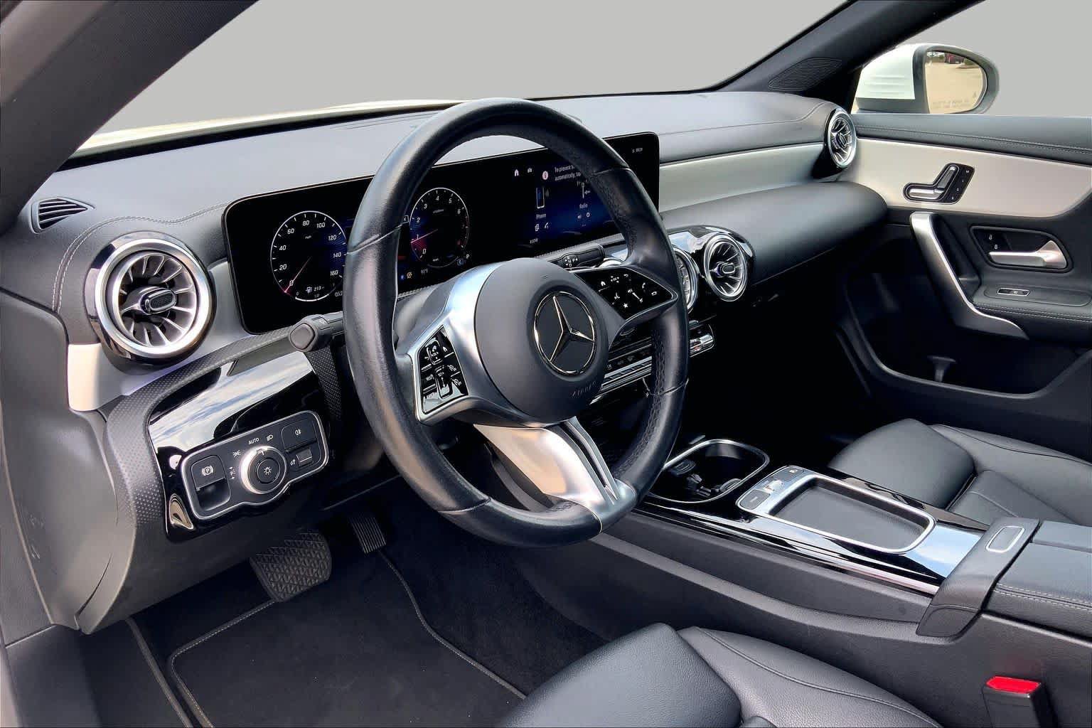 Used 2025 Mercedes-Benz CLA 250 image 17
