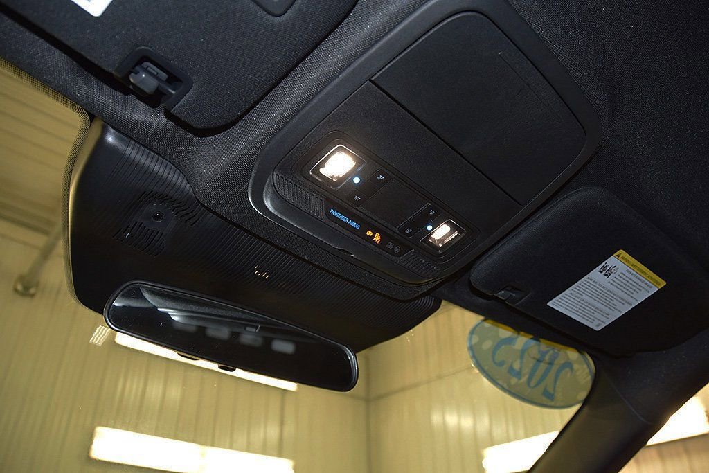 Used 2025 Ford Explorer ST-Line image 28