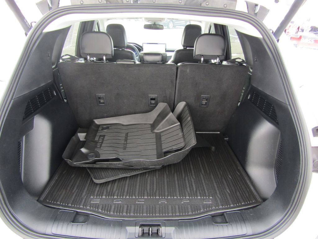 Used 2025 Ford Escape Platinum w/ Class II Trailer Tow Package image 38