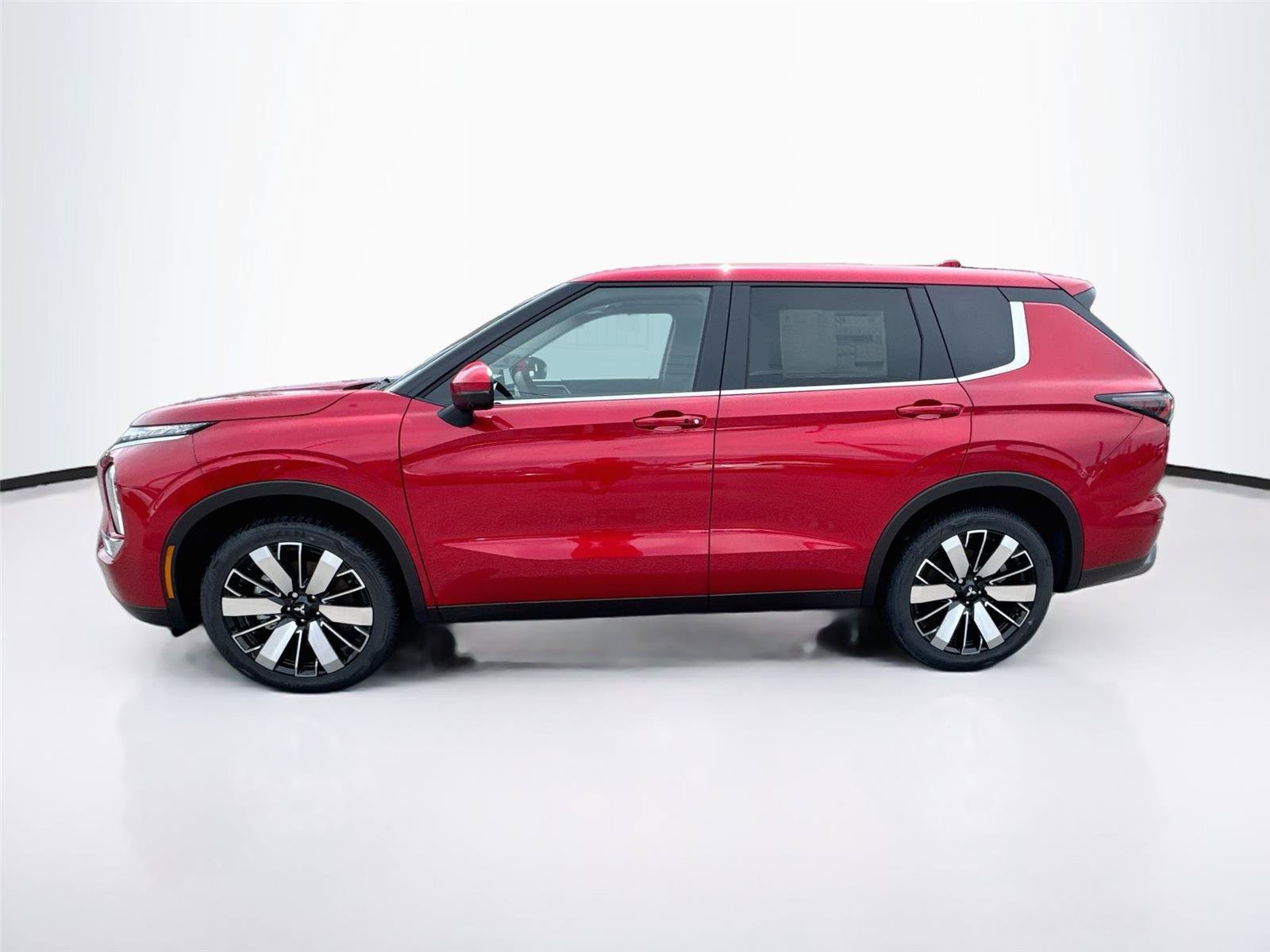 New 2026 Mitsubishi Outlander SE FWD image 2