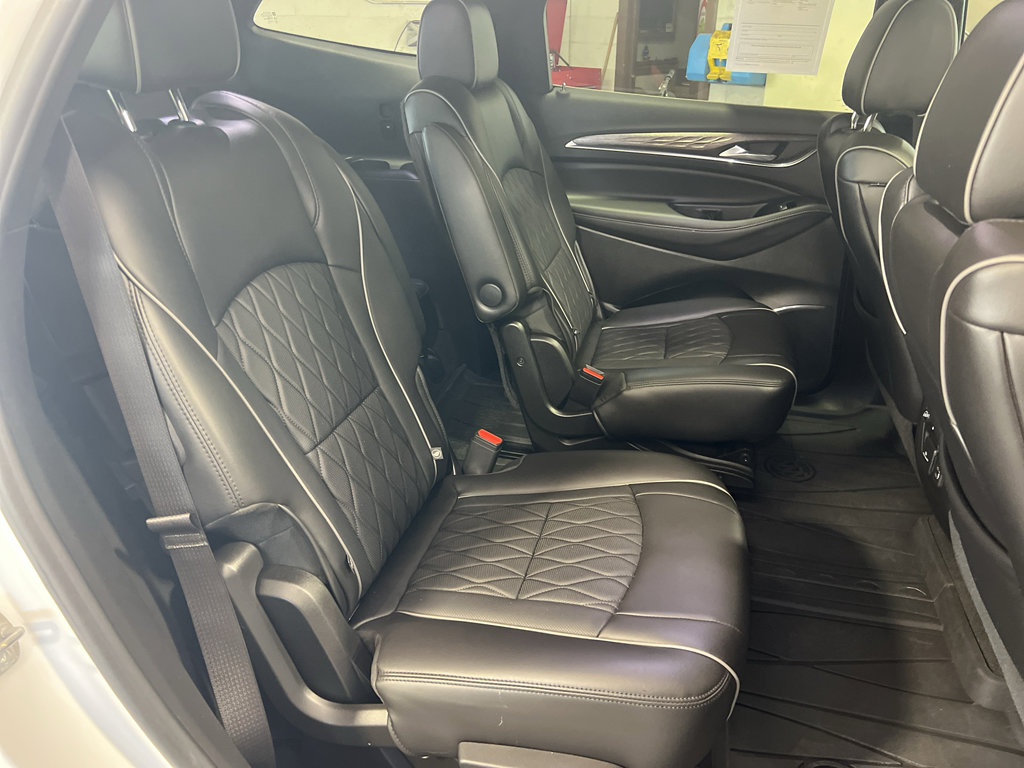 Used 2024 Buick Enclave Avenir w/ Avenir Technology Package AWD/4WD image 26
