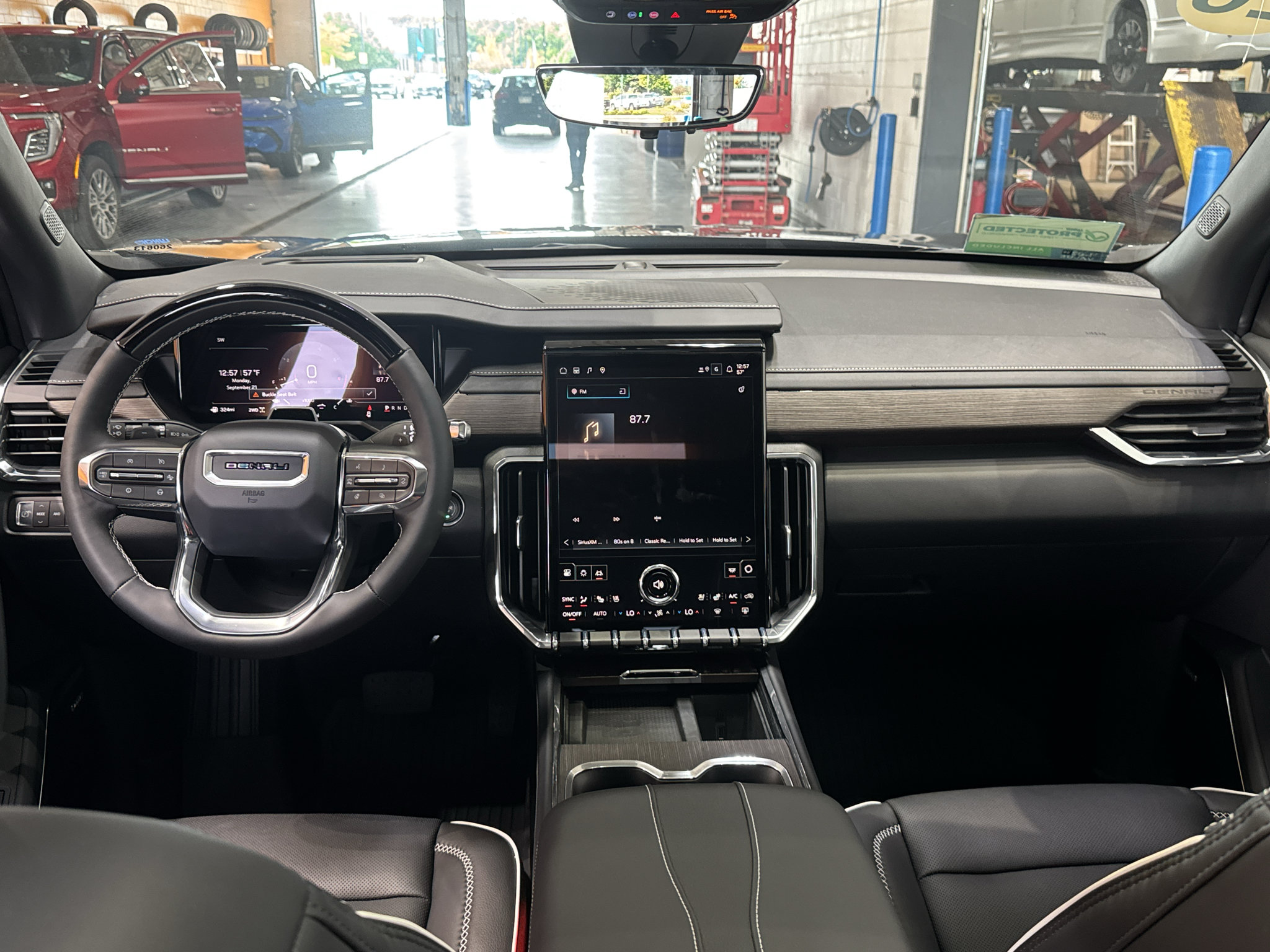 New 2026 GMC Acadia Denali w/ Super Cruise Package AWD/4WD image 15