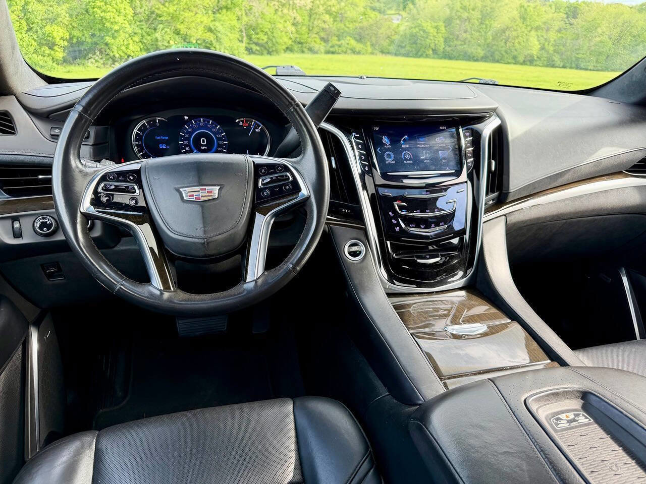 Used 2017 Cadillac Escalade Platinum AWD/4WD image 12