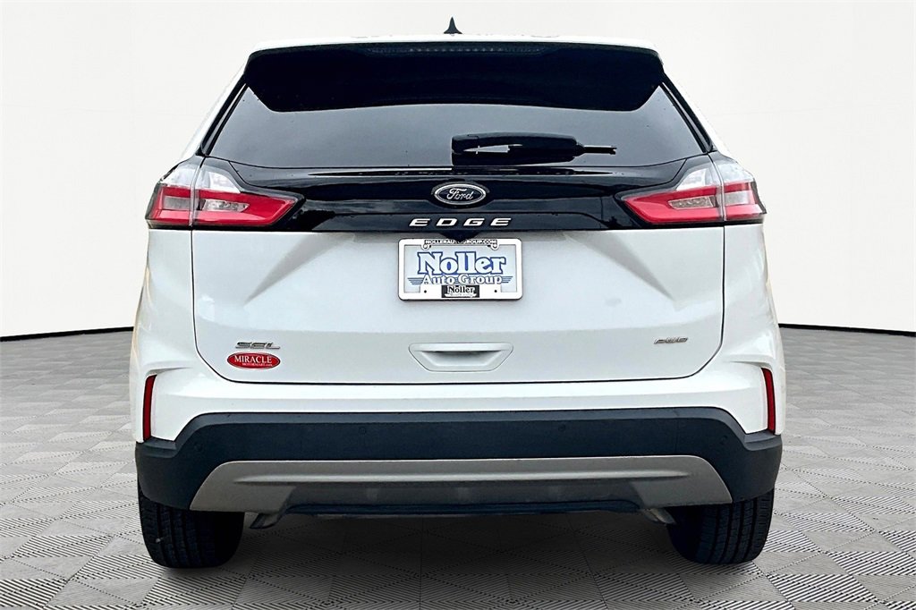 Used 2024 Ford Edge SEL image 4
