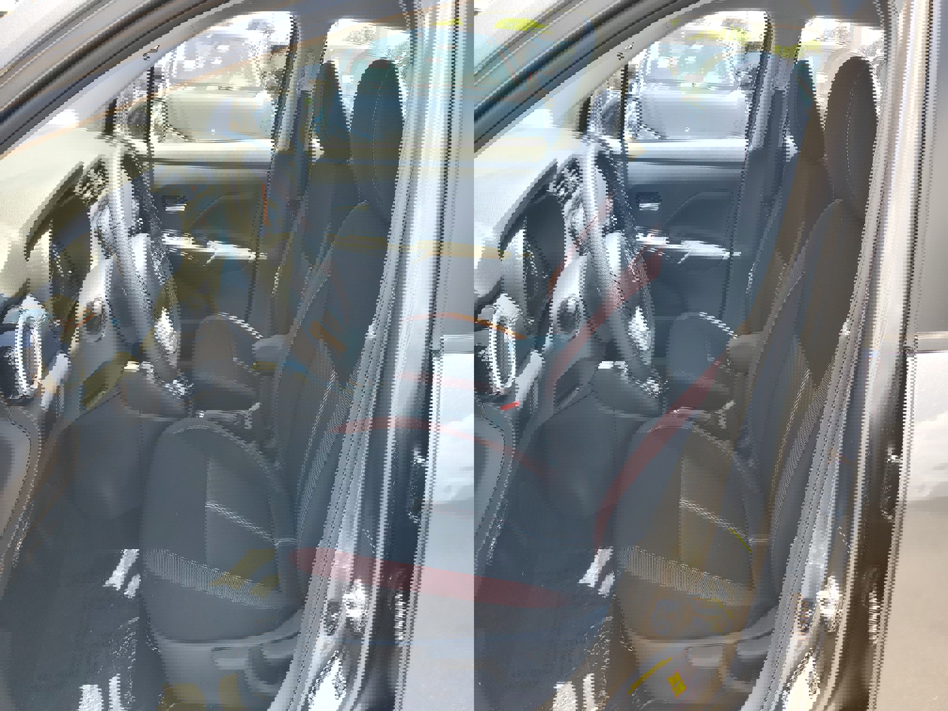 New 2025 Nissan Versa SR w/ Trunk Package image 15