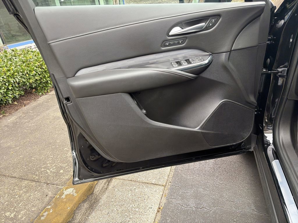 Certified 2025 Cadillac XT4 Premium Luxury w/ Technology Package image 10